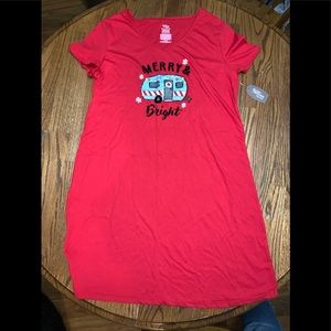 Nwt Sleepwear s-m trailer - secret treasures xmas